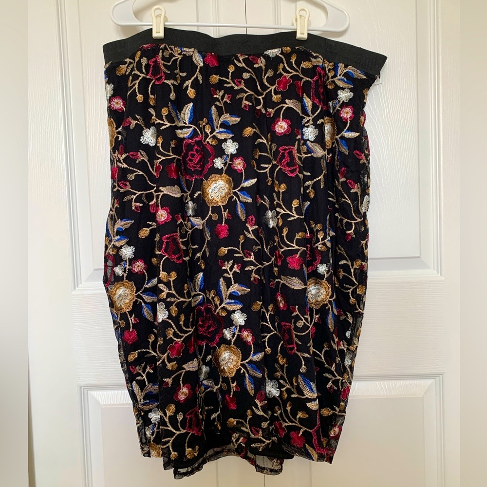 NWT Catherines Spring Floral Embroidered Black Mesh Overlay Skirt Plus Size 2X